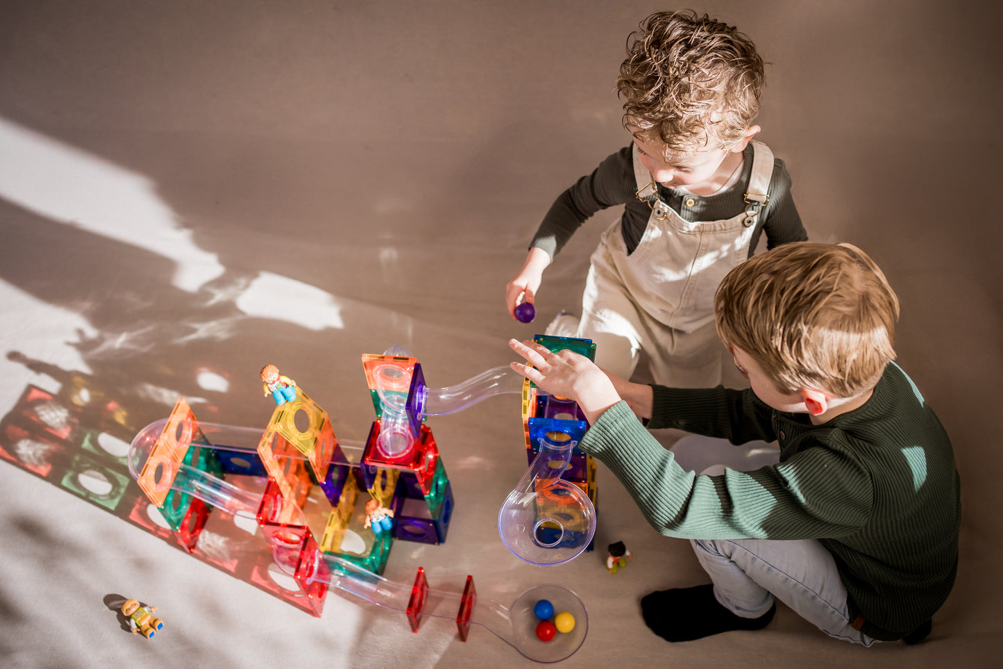 Azulejos Gladi | Pista de canicas magnética