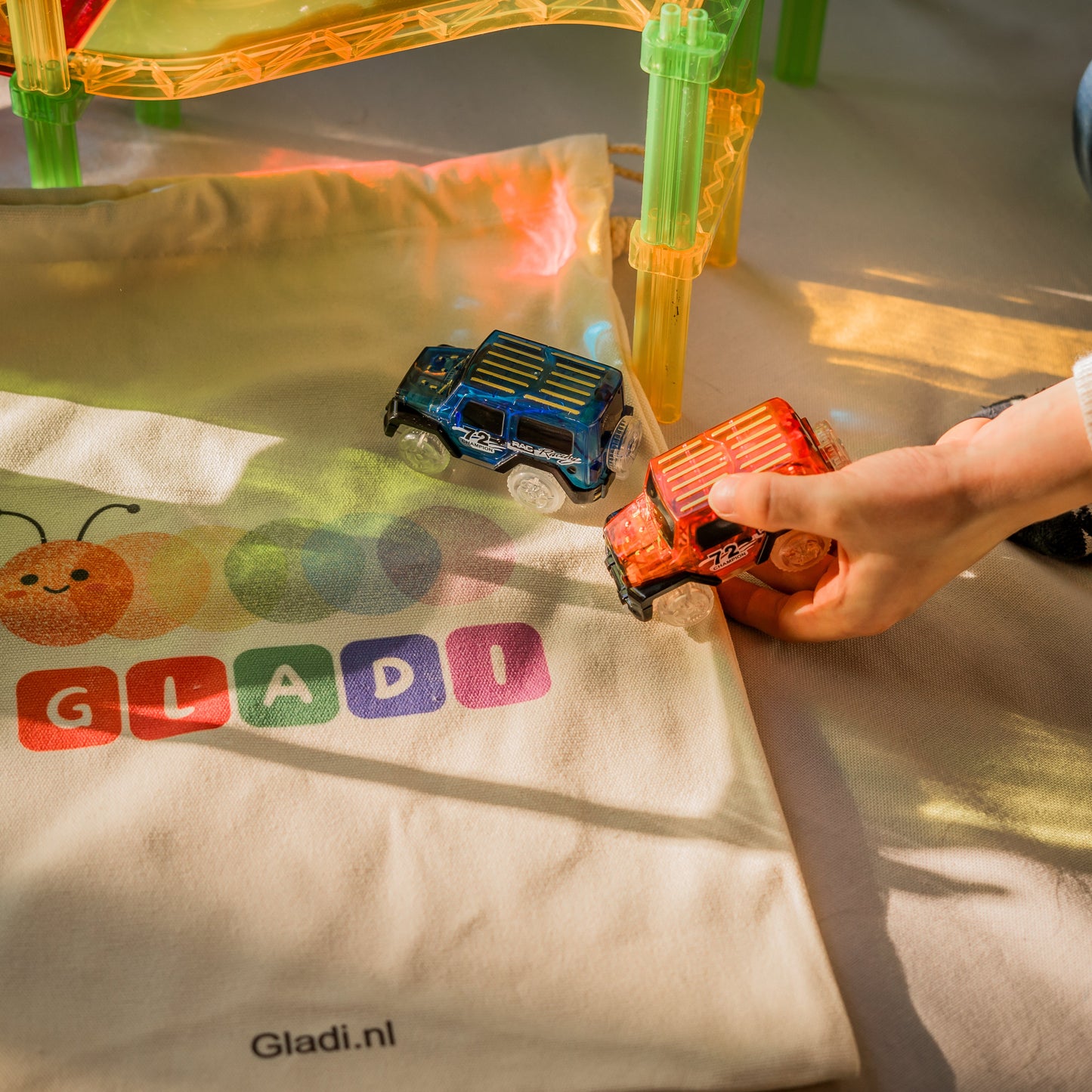 Gladi Uitbreidingsset: 2 Racebaan Auto's